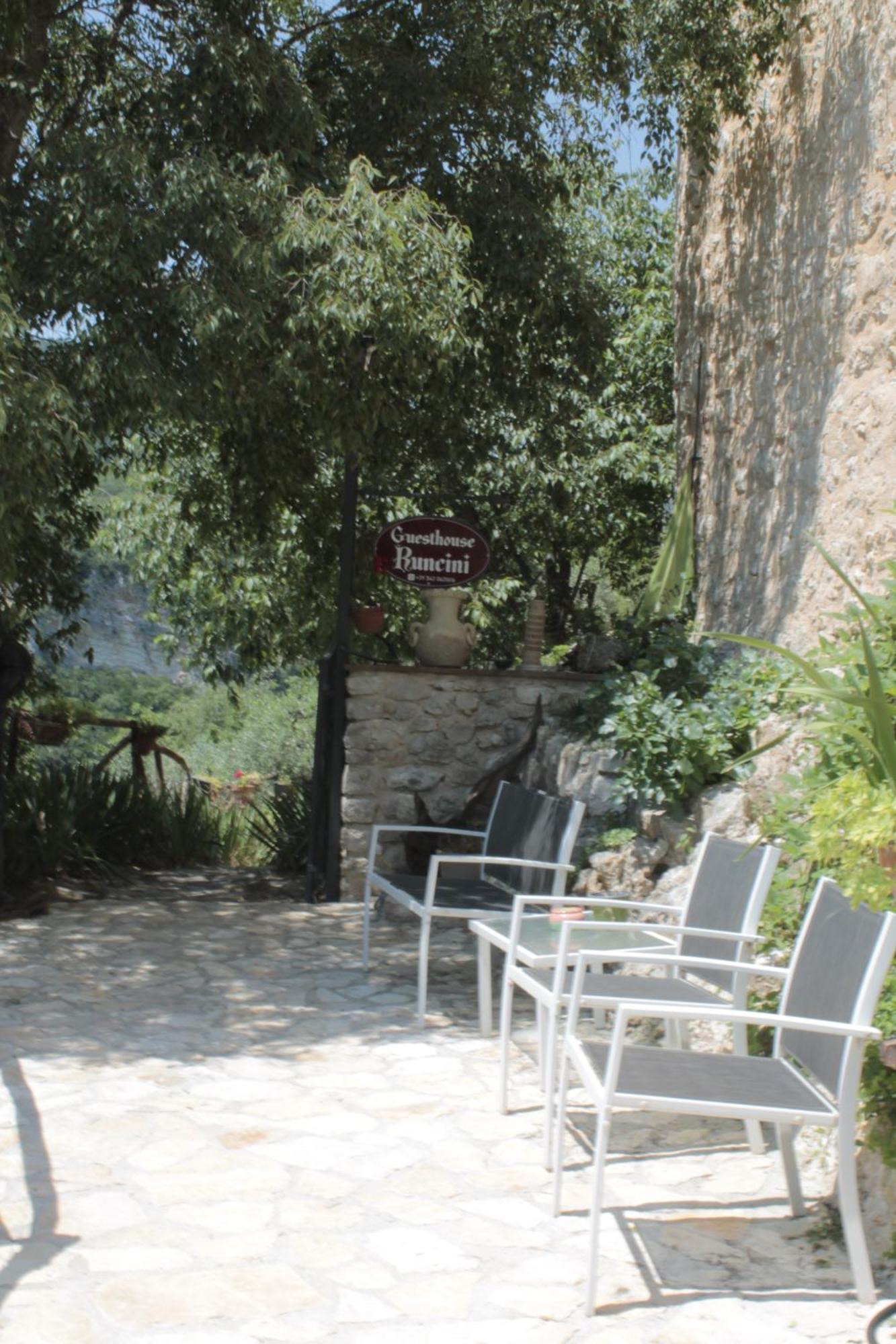 Guesthouse Runcini Ferentillo Екстериор снимка